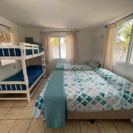 Seaside Beach House, Monterrico